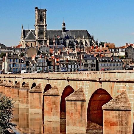 Nevers, Appartement De Standing Proche De La Gare Zewnętrze zdjęcie