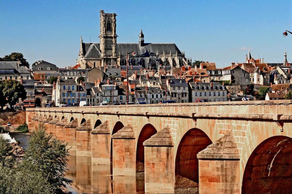 Nevers, Appartement De Standing Proche De La Gare Zewnętrze zdjęcie